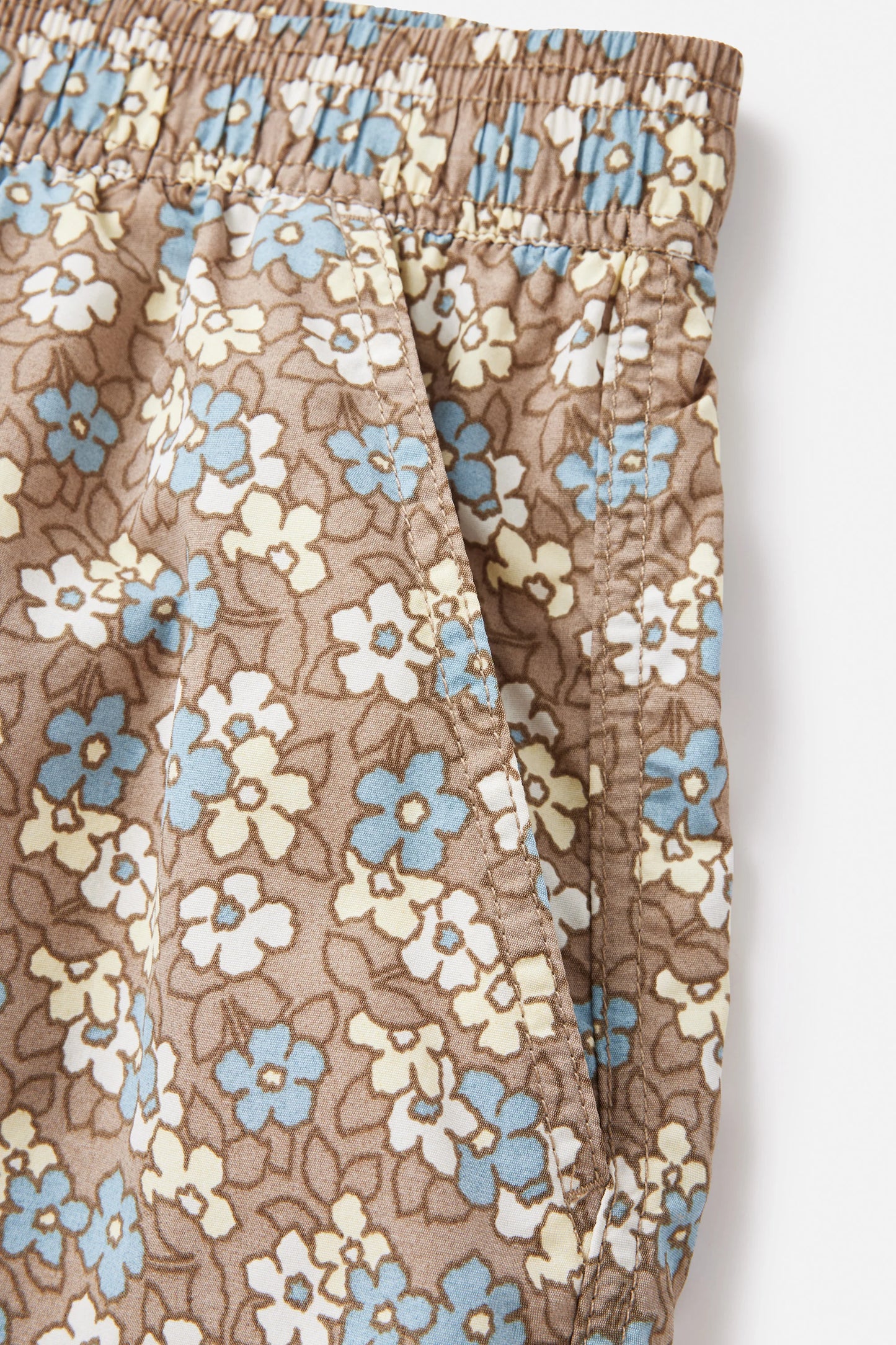 Fields Volley Shorts in Vintage Khaki