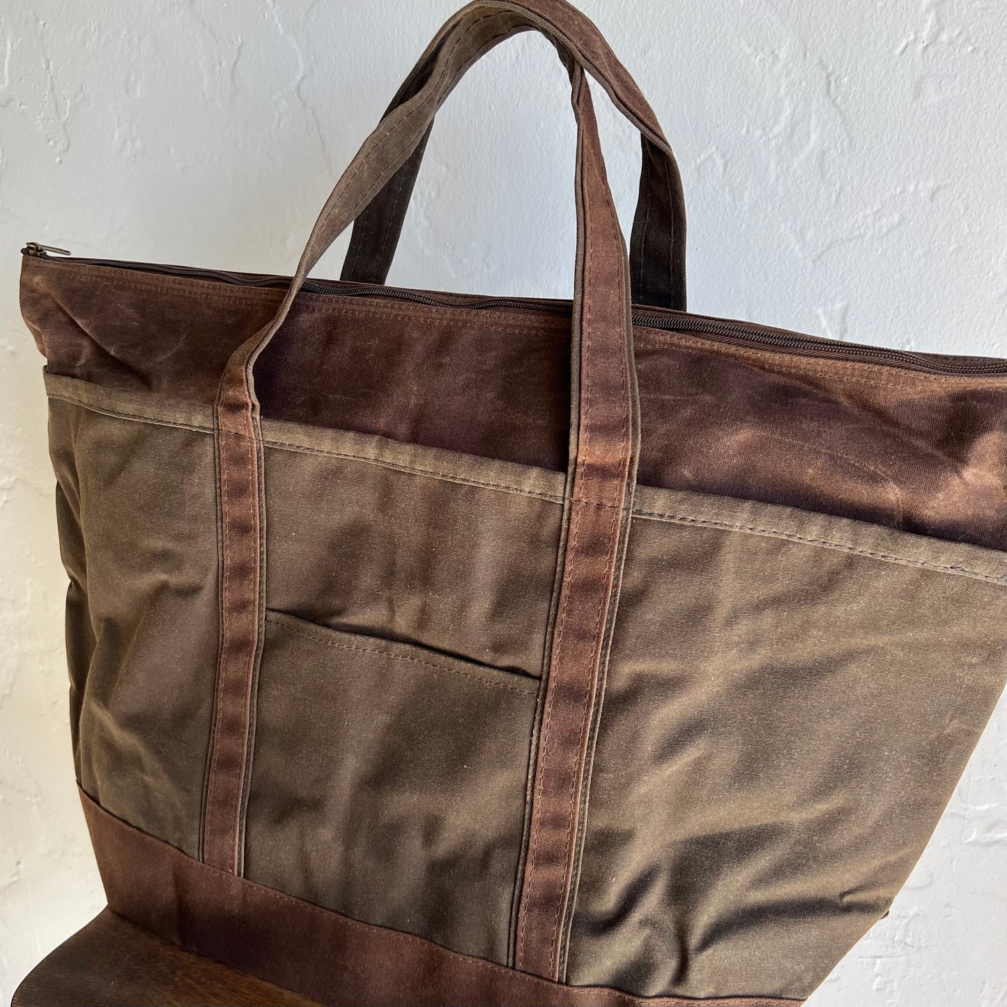 Large Waxed Cotton Tote in Olive