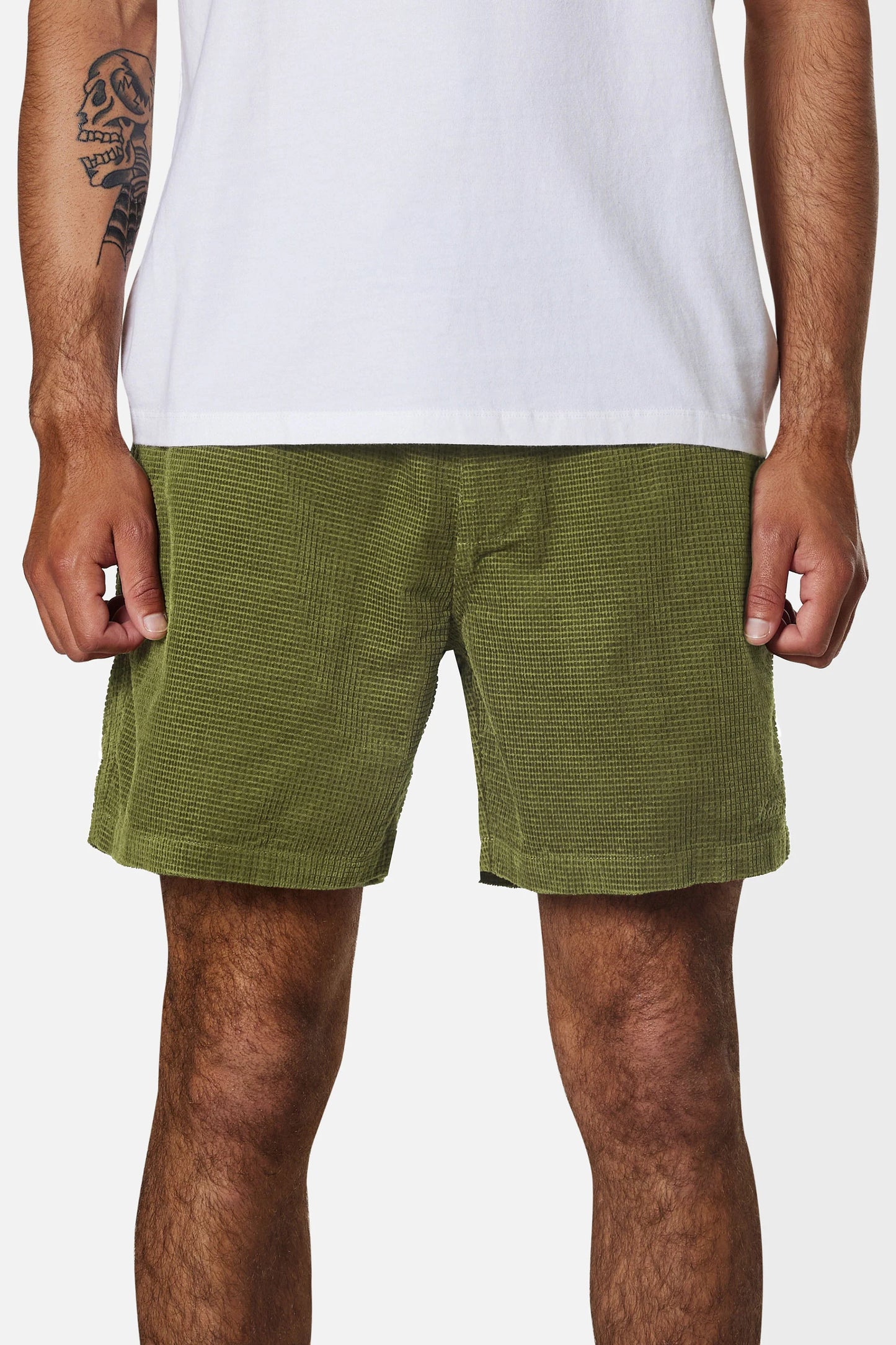 Ward Shorts in Olive