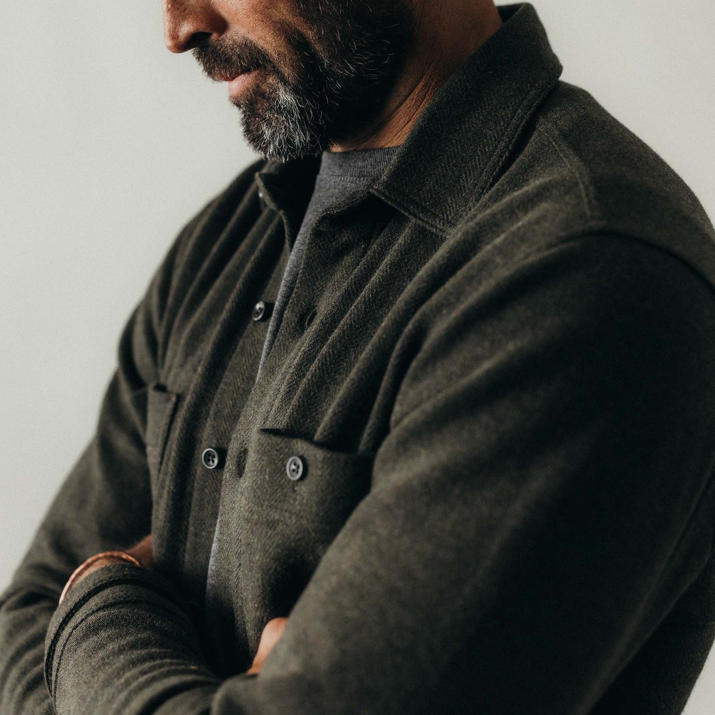 The Coastline Knit Shirt in Heather Army