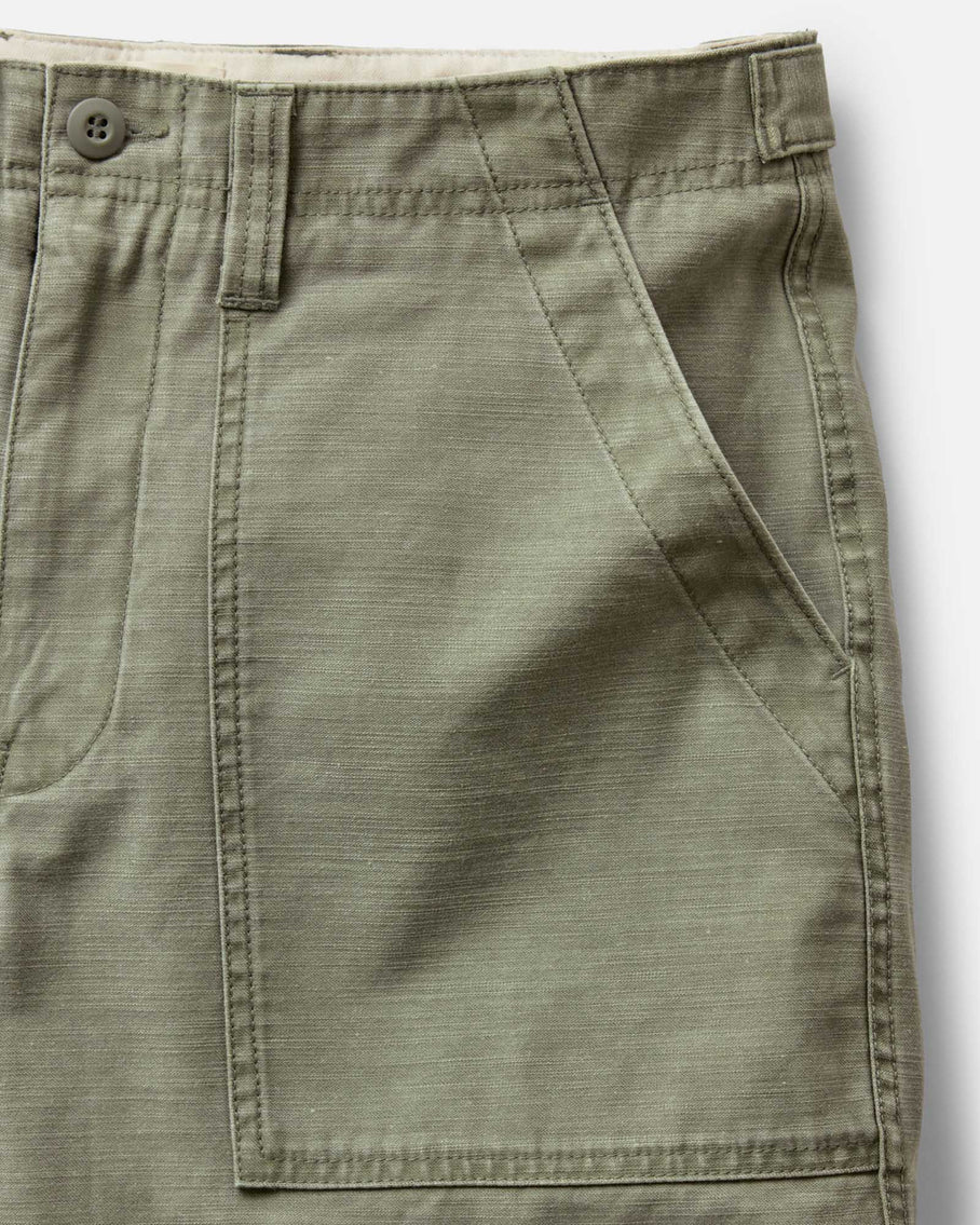 The Surplus Short in Field Olive Reverse Sateen