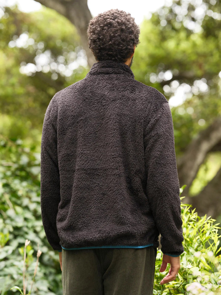 Shaggy Pullover in Black